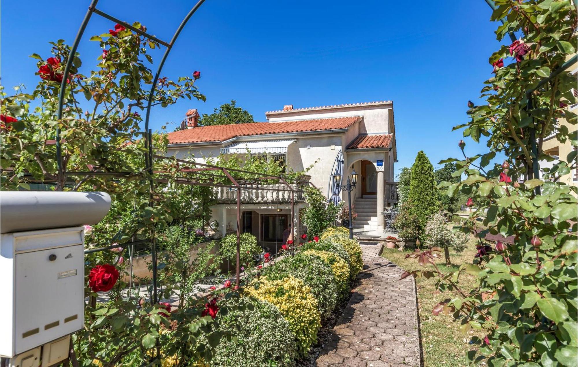 Awesome Studio In Pula With Wifi Exterior photo